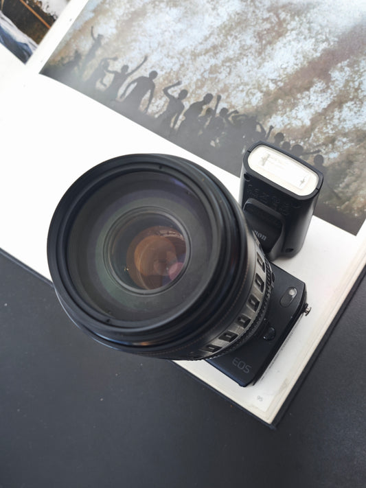Used Canon EOS M with Zoom Lens EF 100-300mm F4.5-5.6 [+Adapter EF-EF-M/Speedlite 90EX, No charger]