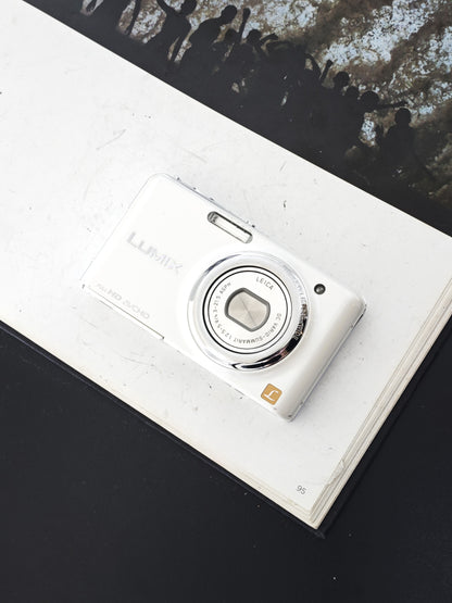 Used Panasonic Lumix DMC-FX77 white Digital Camera [JPN only, No charger]