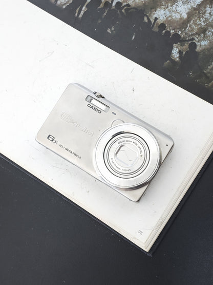 Used Casio EXILIM EX-ZS25 silver Digital Camera [No charger]