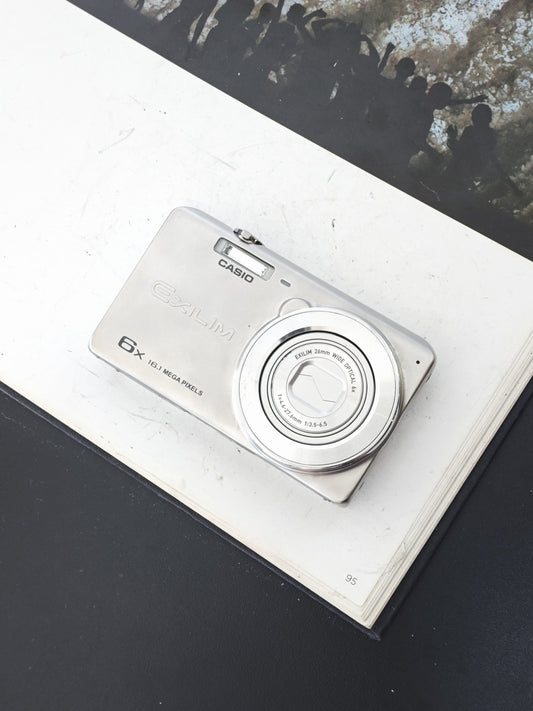 Used Casio EXILIM EX-ZS25 silver Digital Camera [No charger]