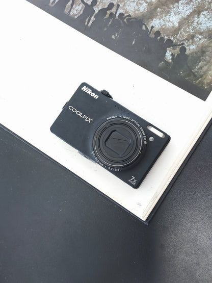 Used Nikon Coolpix S6000 black Digital Camera [No charger]