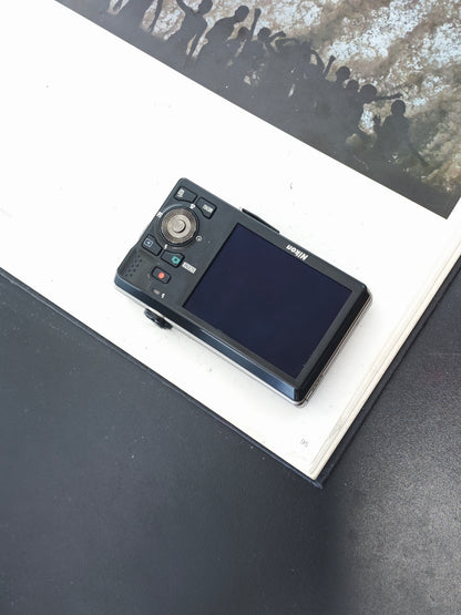Used Nikon Coolpix S6000 black Digital Camera [No charger]