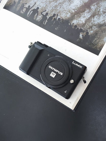 Used Panasonic Lumix DMC-GX7 Mark II body Digital Camera [No charger]