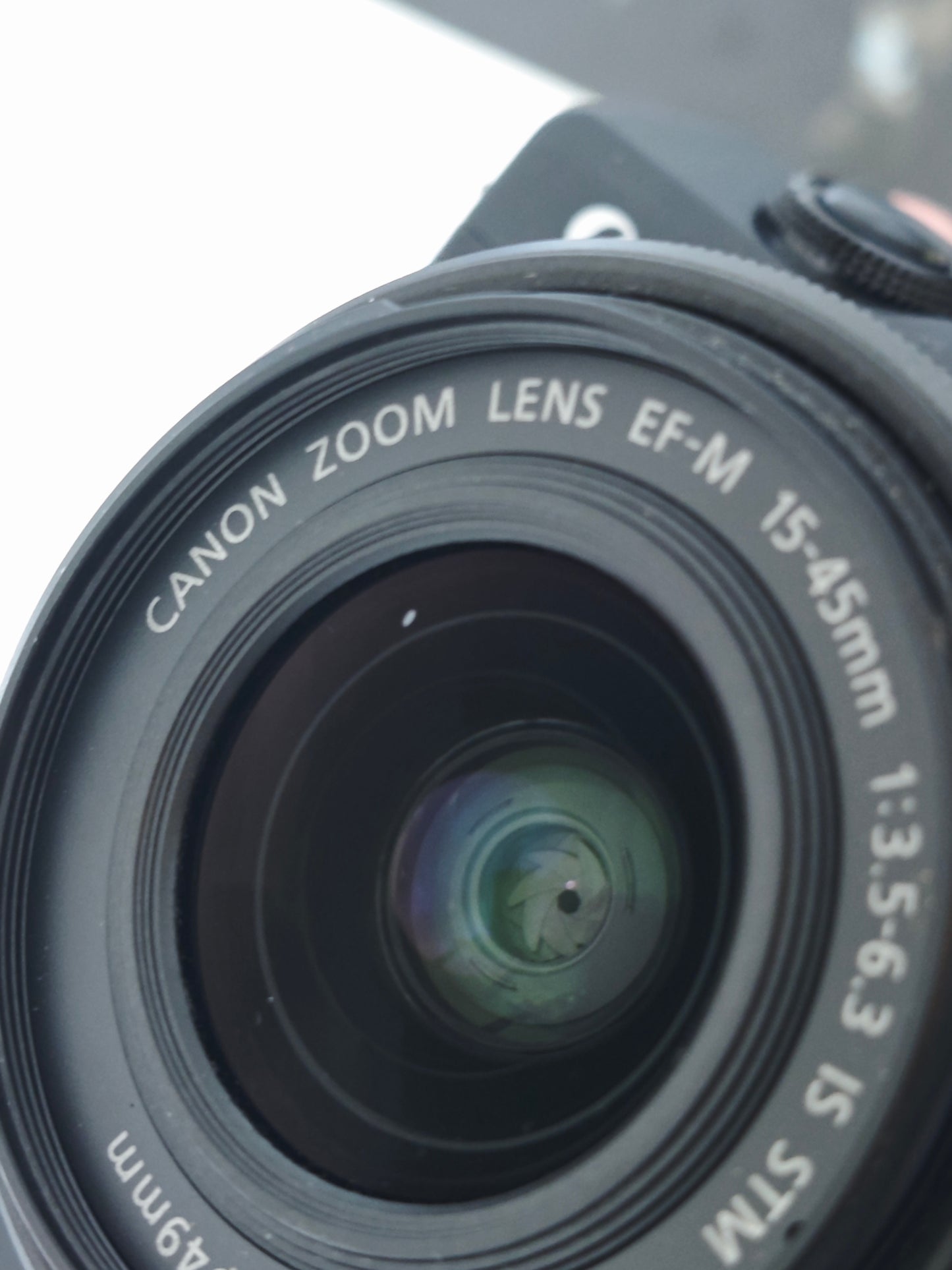 Used Canon EOS M200 with EF-M 15-45mm F3.5-6.3 IS STM