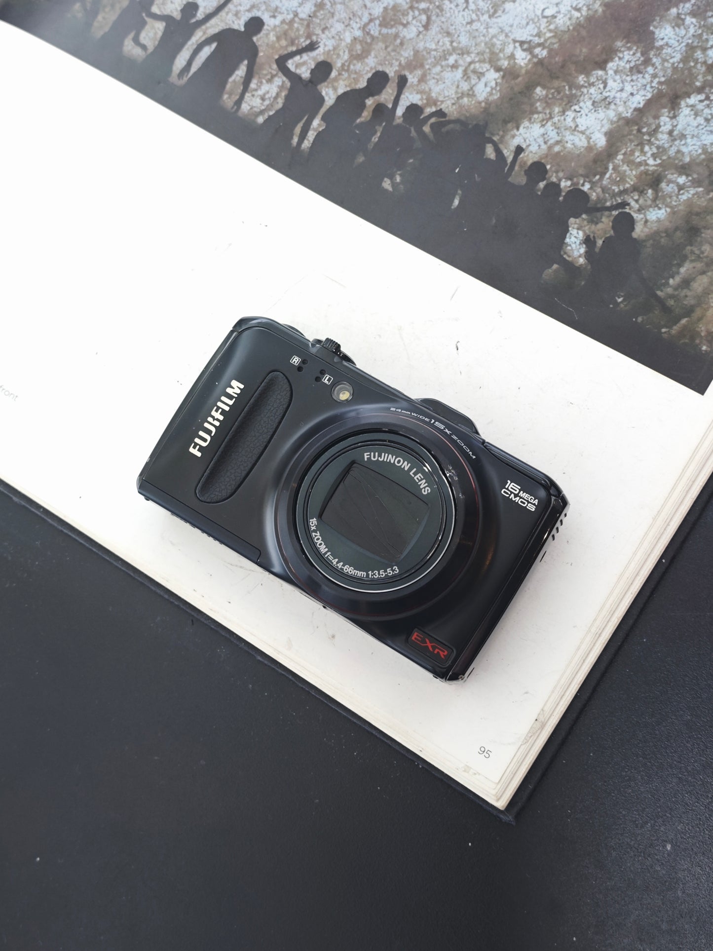 Used Fujifilm FinePix F550 EXR black Digital Camera [with box]