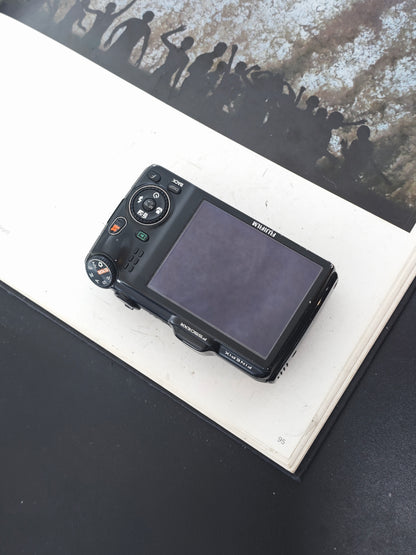 Used Fujifilm FinePix F550 EXR black Digital Camera [with box]