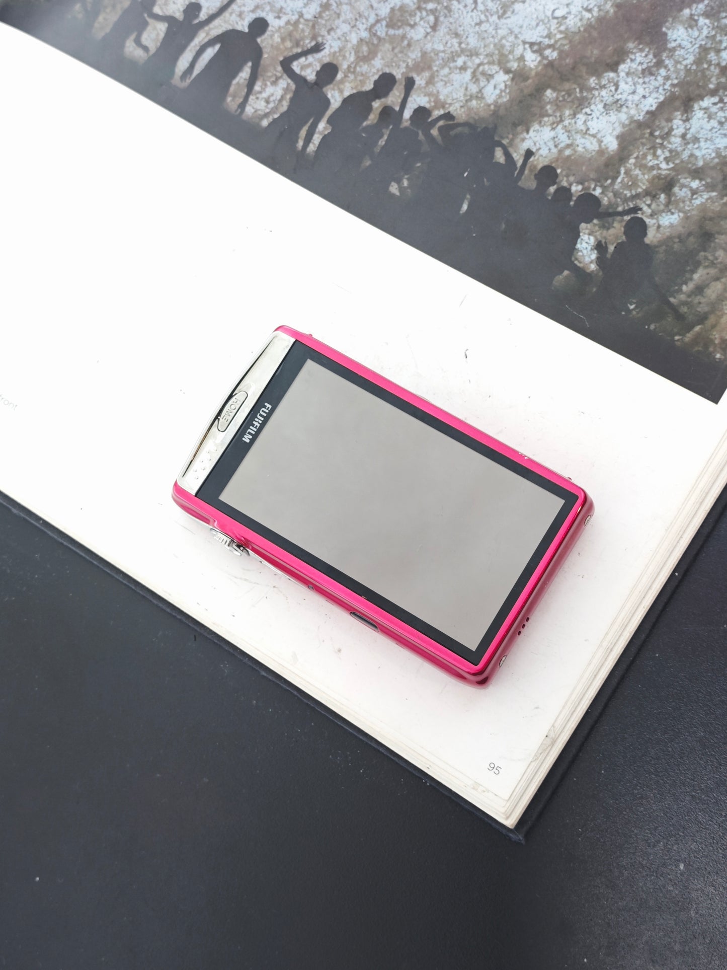 Used Fujifilm FinePix Z900 EXR pink Digital Camera [No charger]