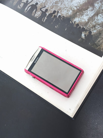 Used Fujifilm FinePix Z900 EXR pink Digital Camera [No charger]