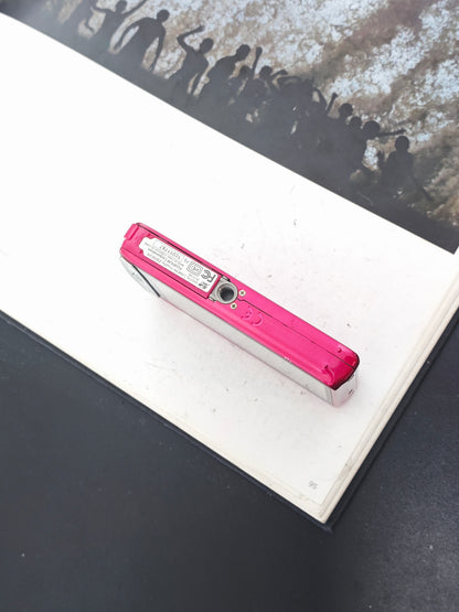 Used Fujifilm FinePix Z900 EXR pink Digital Camera [No charger]