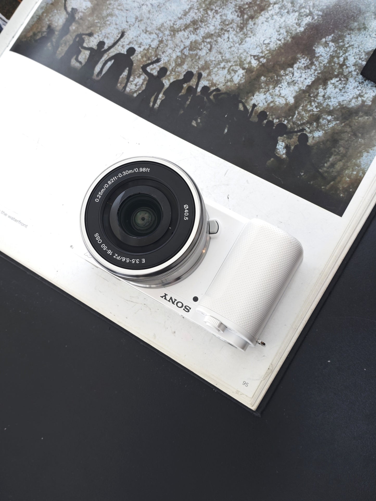 Used Sony ZV-E10 white with E PZ 16-50mm F3.5-5.6 OSS Digital Camera [JPN only, No charger]