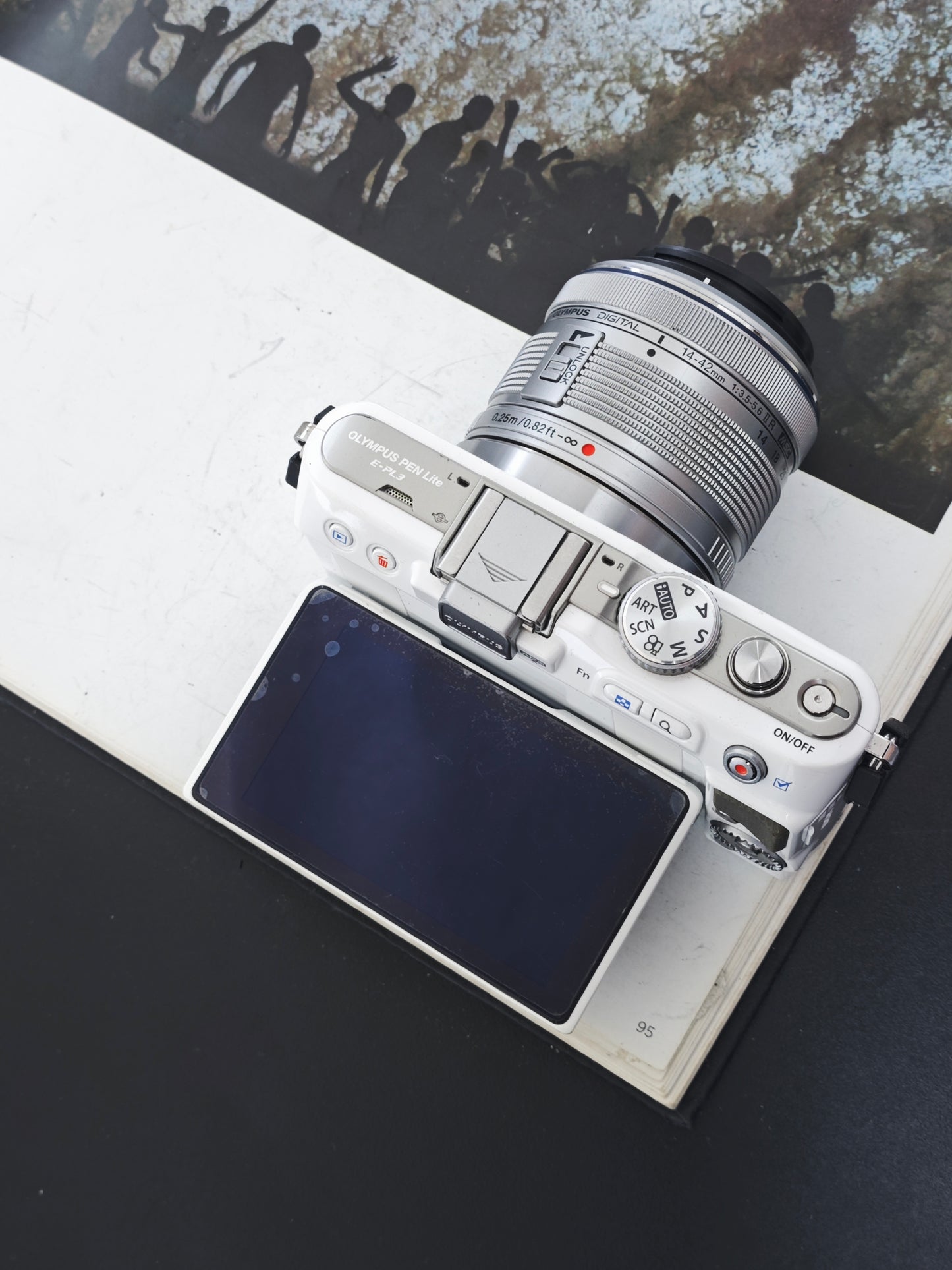 Used Olympus PEN Lite E-PL3 with M.Zuiko Digital 14-42mm F3.5-5.6 [No charger]