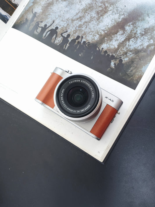 Used Fujifilm X-A5 with Fujinon Aspherical Lens Super EBC XC 15-45mm F3.5-5.6 OIS PZ [No charger]