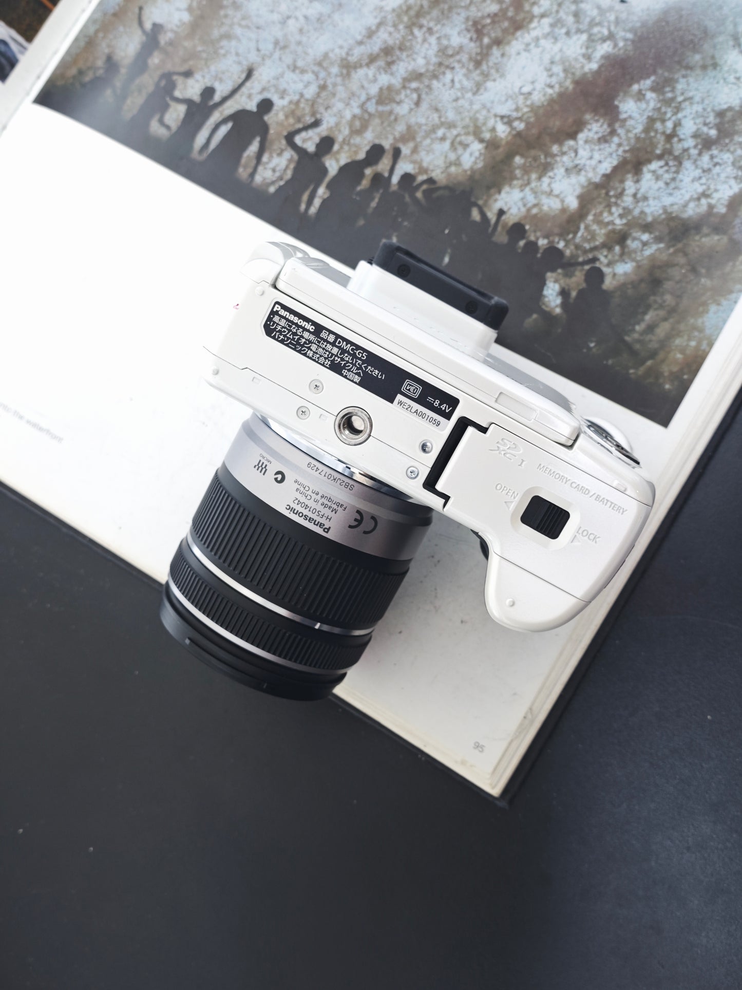 Used Panasonic Lumix DMC-G5 white with G Vario 14-42mm F3.5-5.6 ASPH. [JPN only]