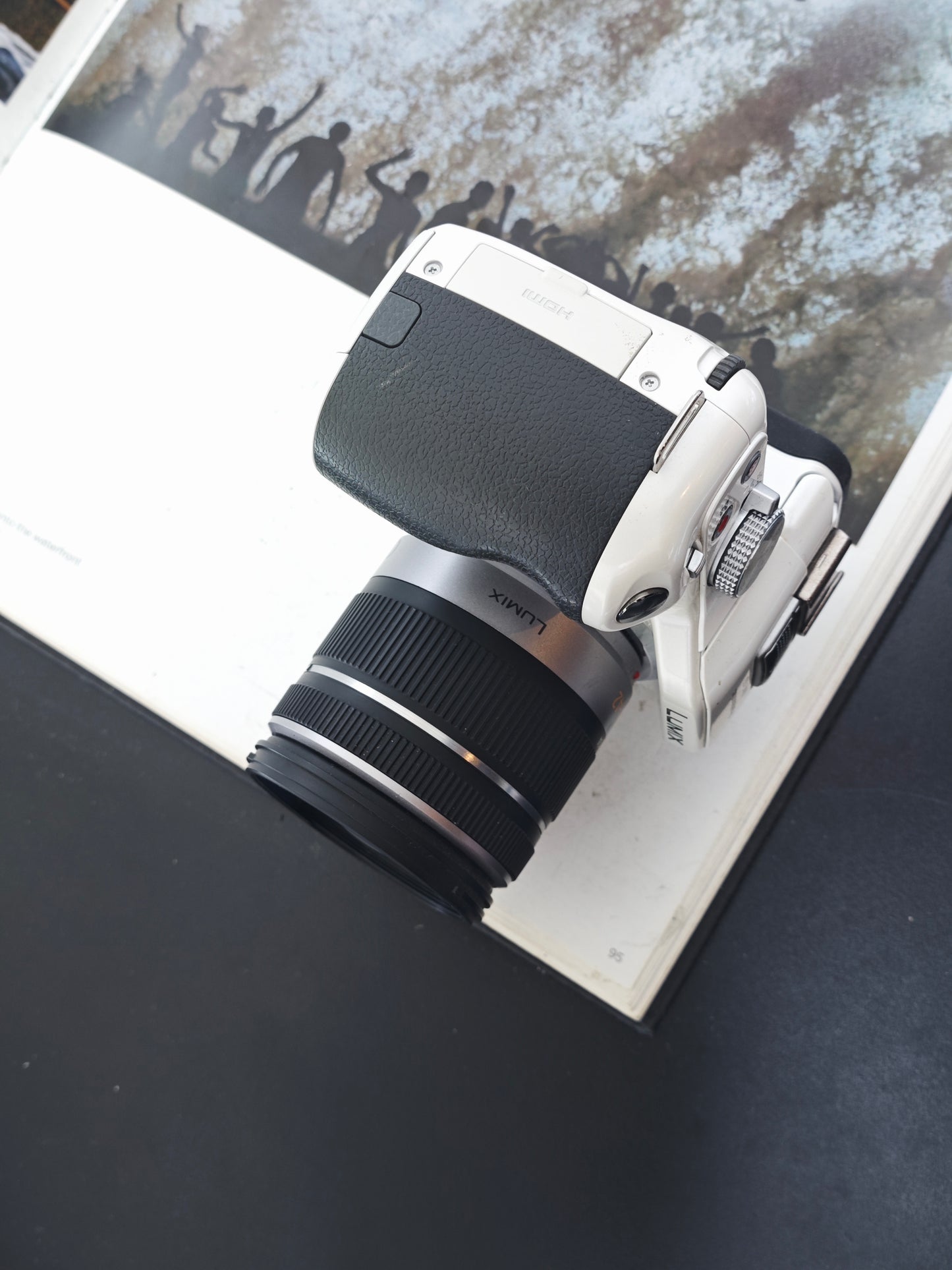 Used Panasonic Lumix DMC-G5 white with G Vario 14-42mm F3.5-5.6 ASPH. [JPN only]