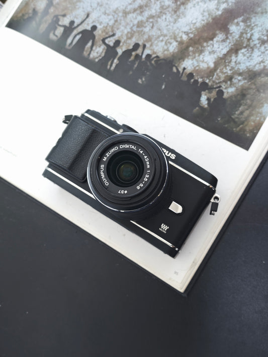 Used Olympus PEN E-P3 with M.Zuiko Digital 14-42mm F3.5-5.6 II R MSC [No charger]