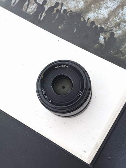 Sony E 35mm F1.8 OSS [SEL35F18]