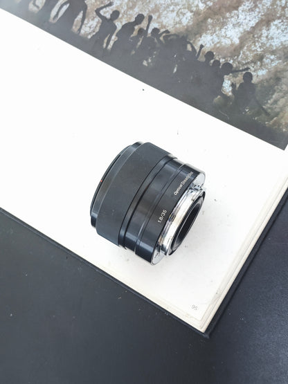 Sony E 35mm F1.8 OSS [SEL35F18]