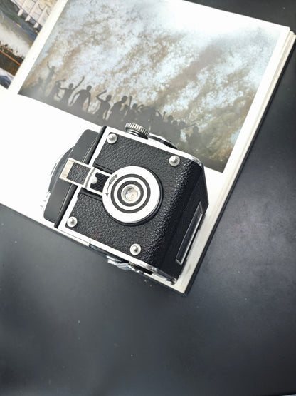 *READ* Rolleiflex 2.8E (Carl Zeiss Planar 80mm f/2.8)