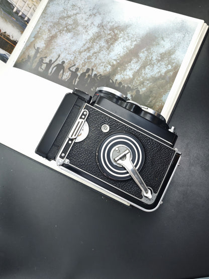 *READ* Rolleiflex 2.8E (Carl Zeiss Planar 80mm f/2.8)