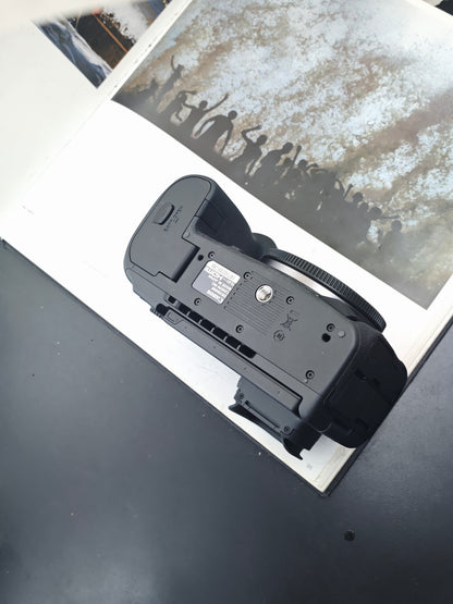 Used Canon EOS R5 mark II Digital Camera [with box]