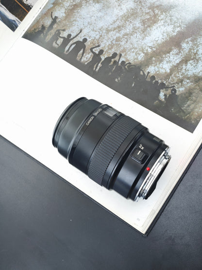 Canon Macro Lens EF 100mm F2.8