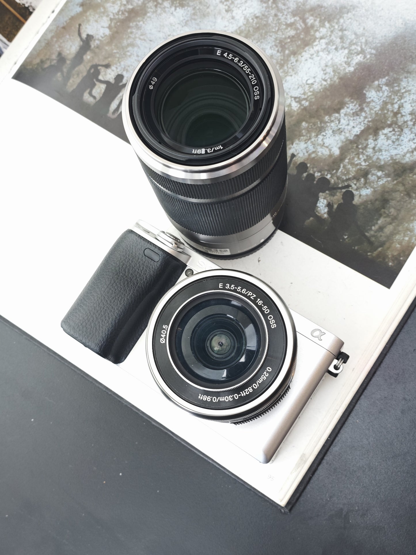 Used Sony α6400 silver with E 16-50mm F3.5-5.6 OSS and E 55-210mm F4.5-6.3 OSS [JPN only]