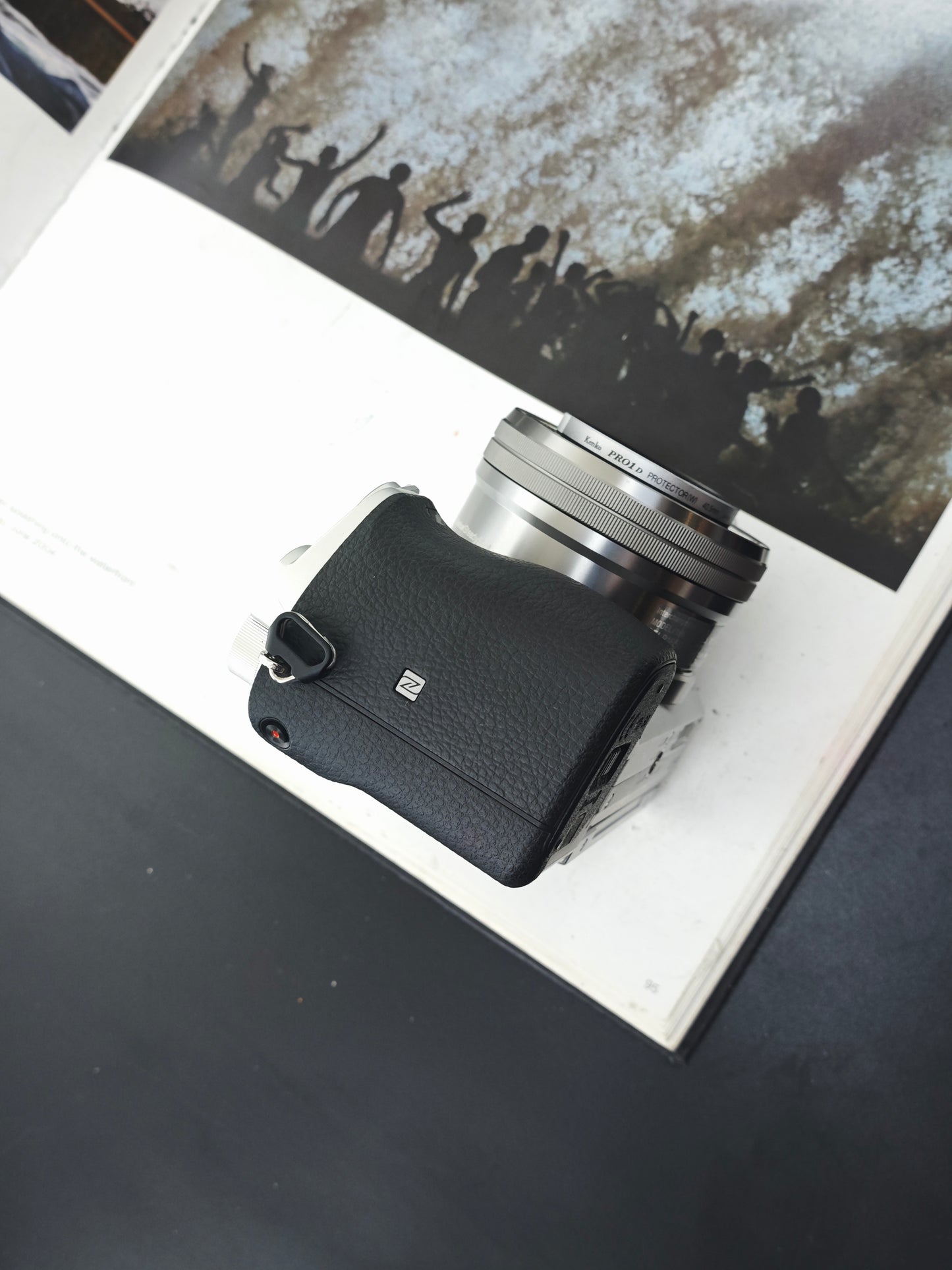 Used Sony α6400 silver with E 16-50mm F3.5-5.6 OSS and E 55-210mm F4.5-6.3 OSS [JPN only]