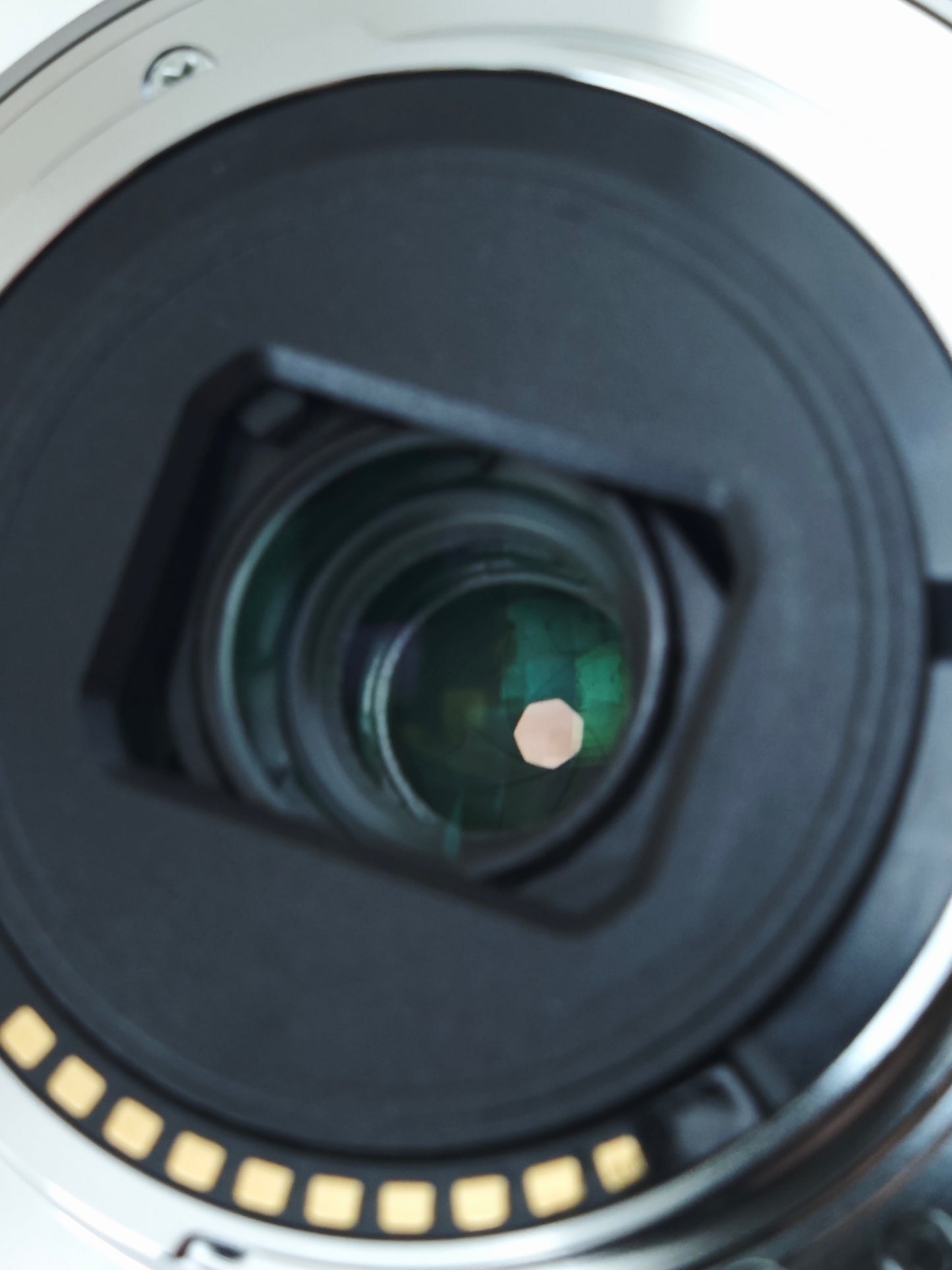 Used Sony α6400 silver with E 16-50mm F3.5-5.6 OSS and E 55-210mm F4.5-6.3 OSS [JPN only]