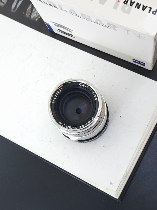 Carl Zeiss Planar 50mm F2 ZM T*
