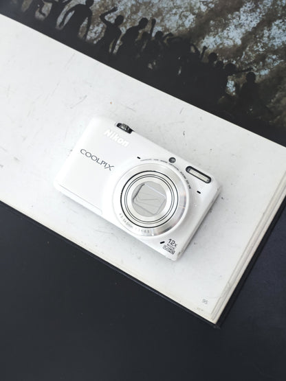 Used Nikon Coolpix S6500 white Digital Camera [No charger]