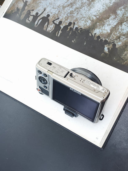 Used Olympus XZ-1 silver Digital Camera
