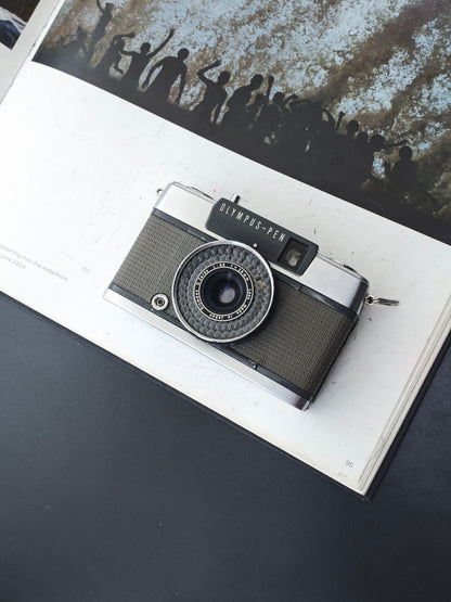 Olympus PEN EE-2