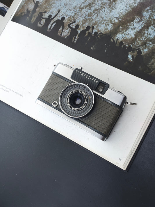 Olympus PEN EE-2