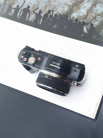 Used Panasonic Lumix GF3 with Lumix G 14mm F2.5 [JPY only]