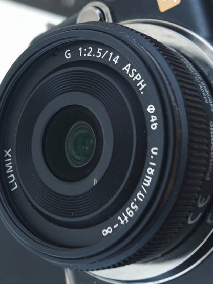 Used Panasonic Lumix GF3 with Lumix G 14mm F2.5 [JPY only]