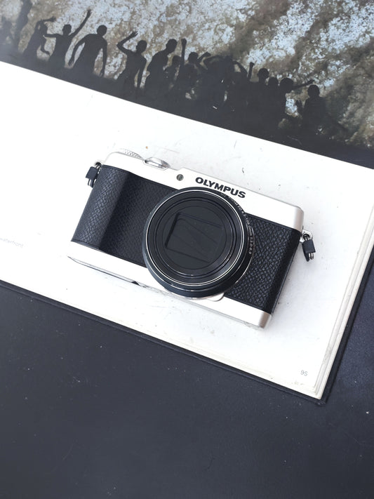 Used Olympus Stylus SH-3 Digital Camera [No charger]