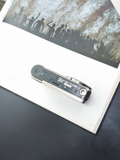 Used Sony Cyber-shot DSC-HX5V gold Digital Camera [JPN only]
