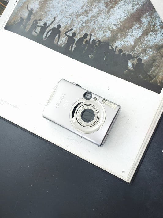 Used Canon IXY Digital 900 IS Digital Camera [with box]
