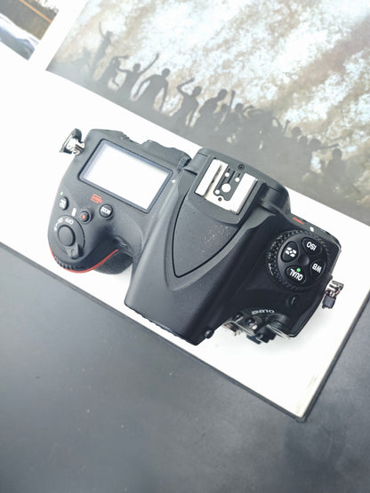 Used Nikon D810 body Digital Camera [No charger]