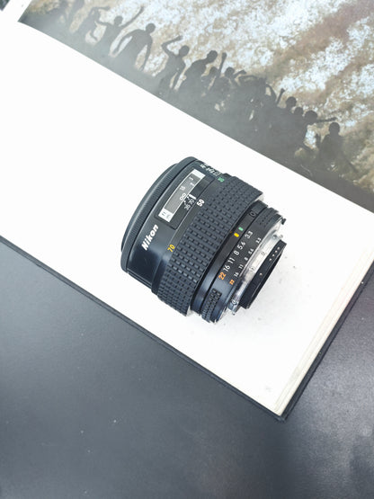 Nikon AF nikkor 35-70mm F3.3-4.5 #2162548