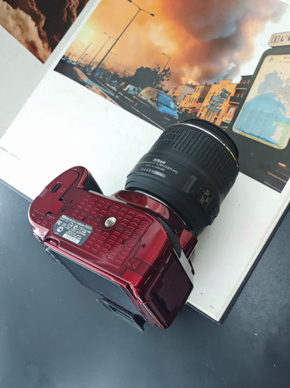Used Nikon D5200 red with AF-S DX Nikkor 18-55mm F3.5-5.6 G VR [No charger]