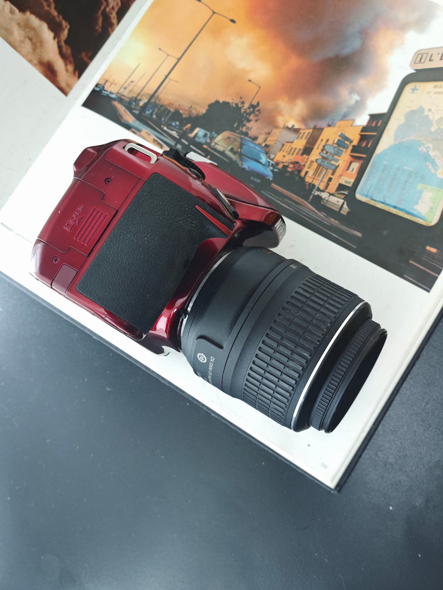 Used Nikon D5200 red with AF-S DX Nikkor 18-55mm F3.5-5.6 G VR [No charger]
