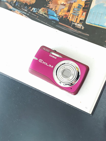 Used Casio EXILIM EX-Z550 magenta Digital Camera [No charger]