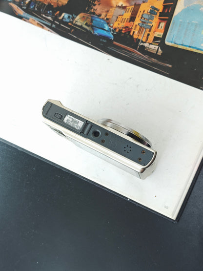 Used Casio EXILIM EX-ZS170 Digital Camera [No charger]
