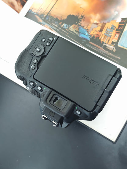 *READ* Used Nikon D5600 with Double Zoom Kit Digital Camera [No charger] #2108936