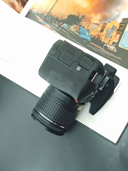 *READ* Used Nikon D5600 with Double Zoom Kit Digital Camera [No charger] #2108936