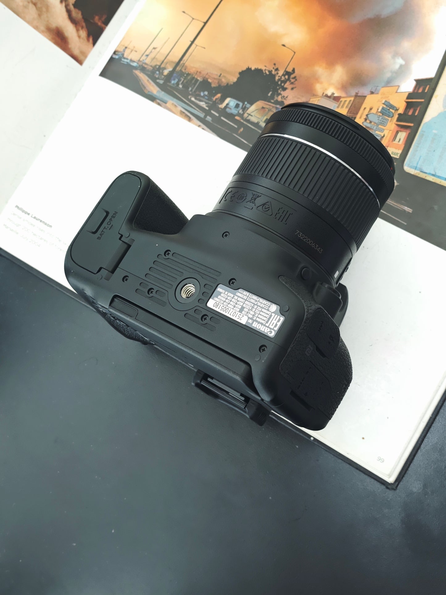 Used Canon EOS Kiss X9i with Double Zoom Kit Digital Camera [No charger]