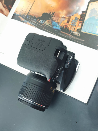 Used Nikon D3300 with Double Zoom Kit Digital Camera [No charger]