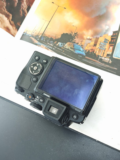 *READ* Used Nikon Coolpix P500 Digital Camera [No charger]