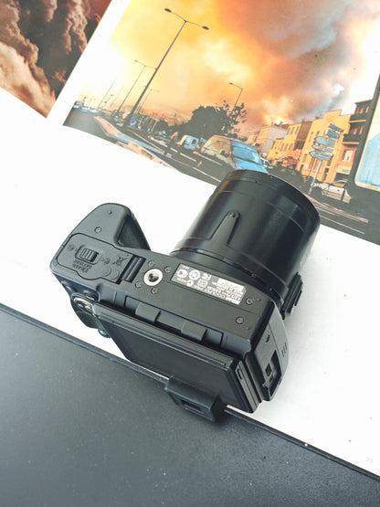 *READ* Used Nikon Coolpix P500 Digital Camera [No charger]
